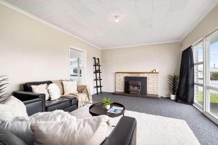 74 Lisa Crescent Mangakakahi_4