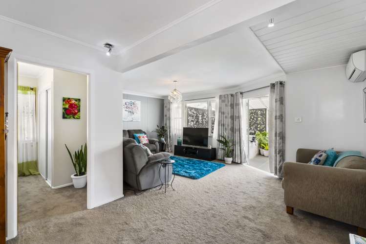 8 Huruhuru Road Massey_8