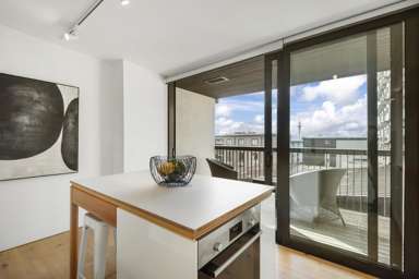 218/38 Khyber Pass Road_4