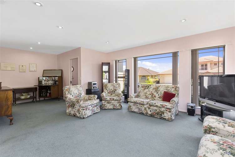 6 Silver Pine Avenue Woodridge_3