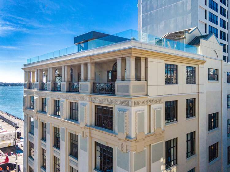 2 Queen Street Auckland Central_17