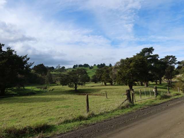 COUNTRY LIFESTYLE - OFFERS OVER $300,000