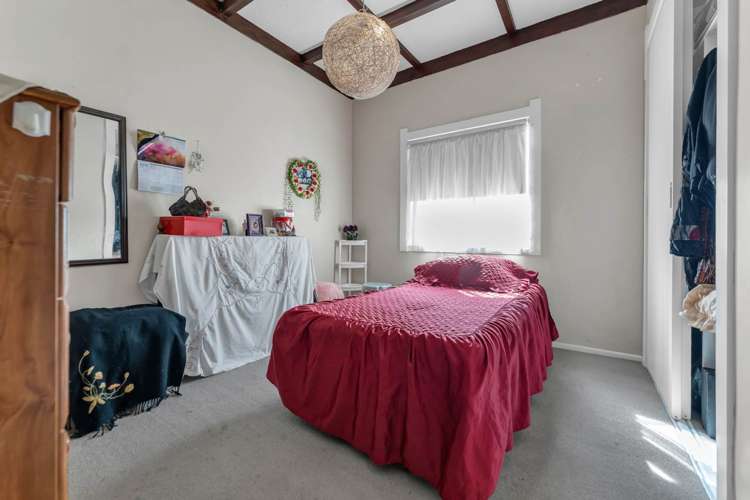 65 Beach Road Pahurehure_15