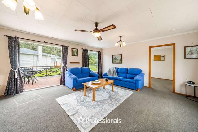 8 Norfolk Street Wainuiomata_1