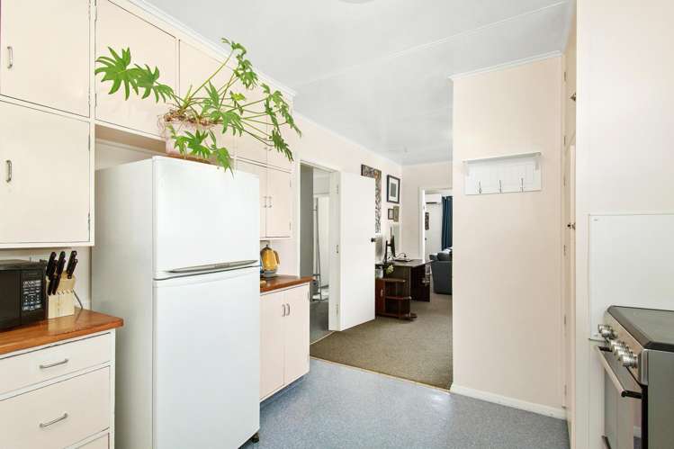 188 Sievers Grove Porirua East_9