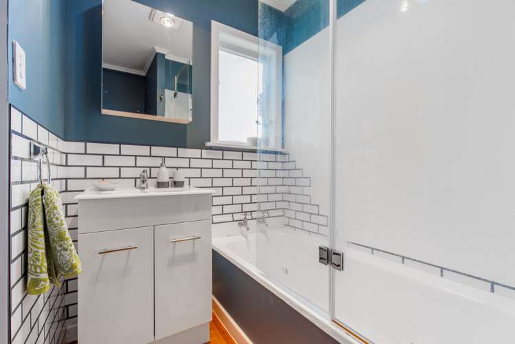 1/16 Lancaster Road Beach Haven_18