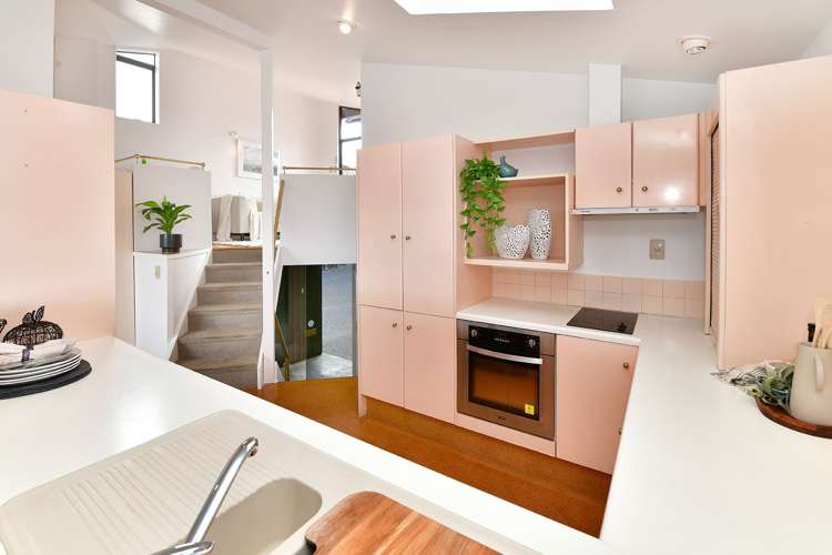 2/3 Beach Road Stanmore Bay_23