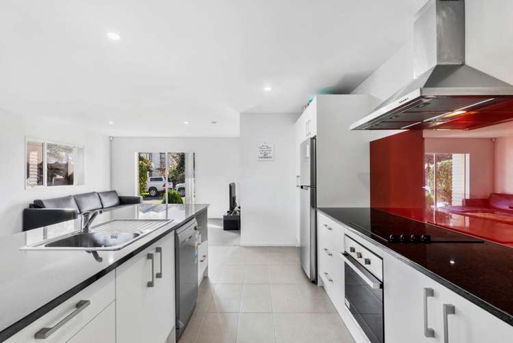 8 Popokatea Drive Takanini_6