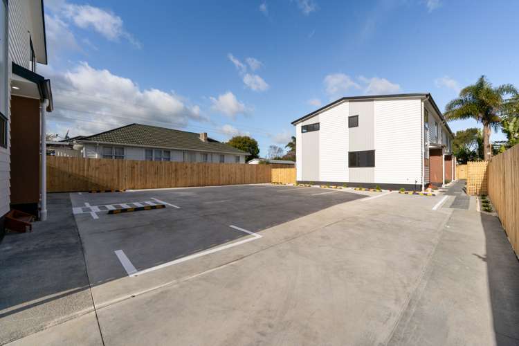 5/3 Royal View Road Te Atatu South_12