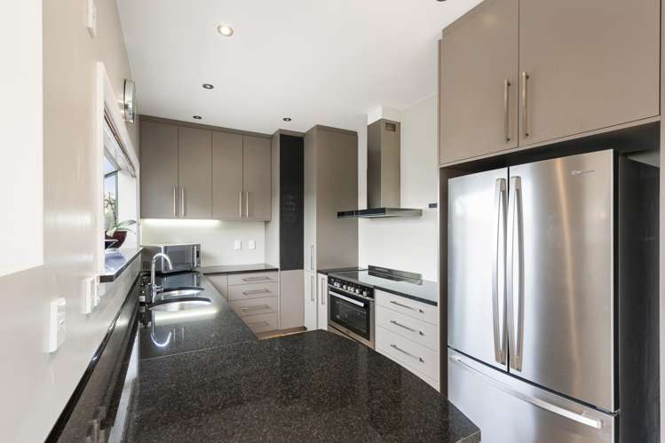 11 Southern Cross Crescent Island Bay_5