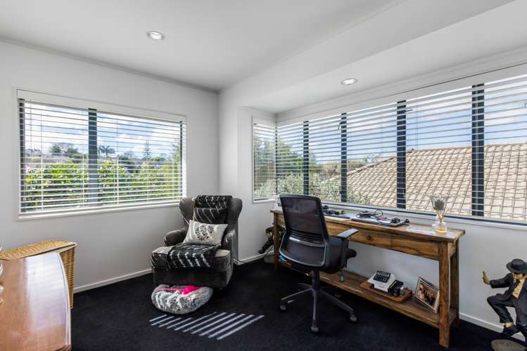 2/100 Gosford Drive Botany Downs_5