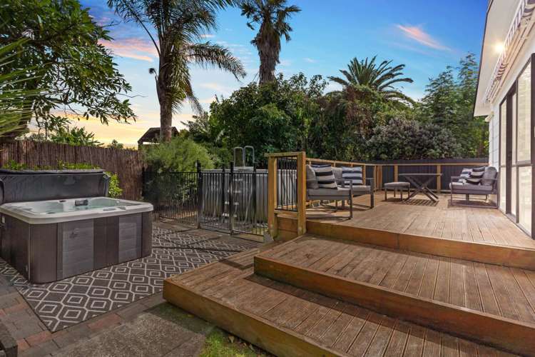 1/10 Clinton Avenue Te Atatu Peninsula_15