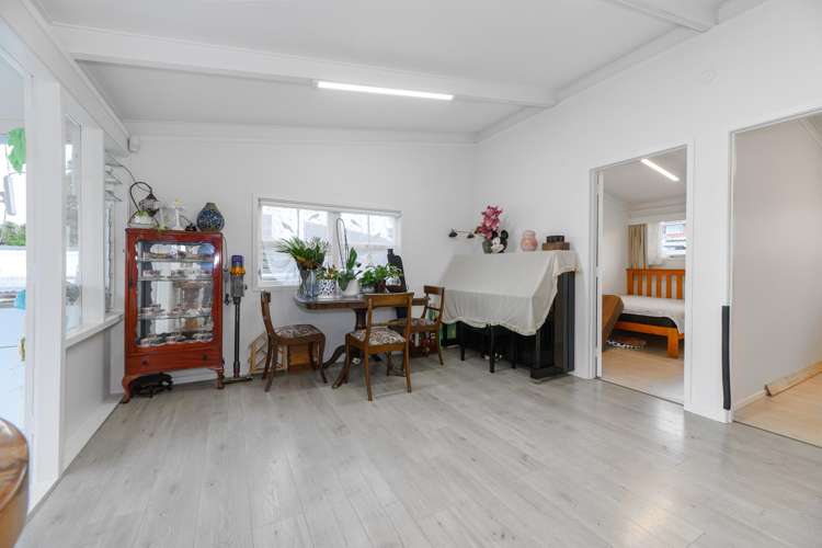 27 Boyce Avenue Mount Roskill_13