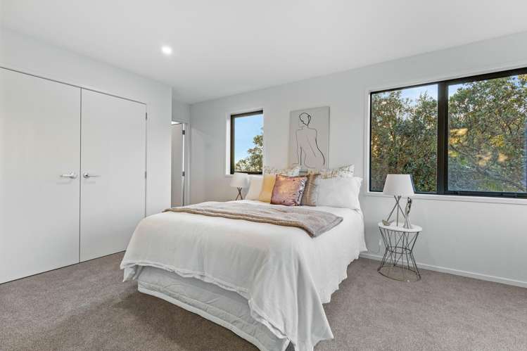 11 Fitzherbert Avenue West Harbour_12