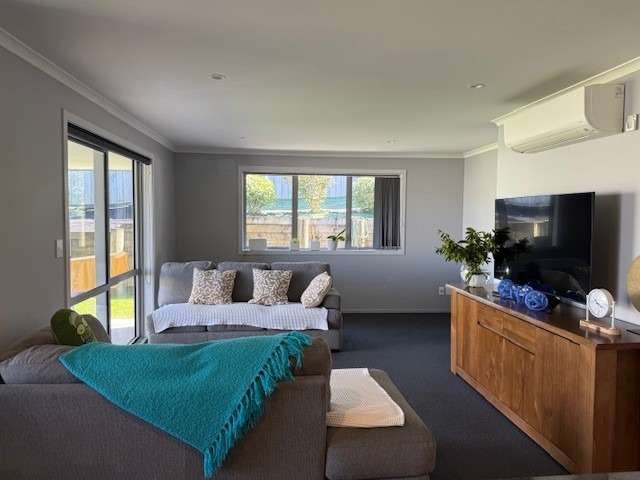 163 Ballintoy Park Drive Welcome Bay_2