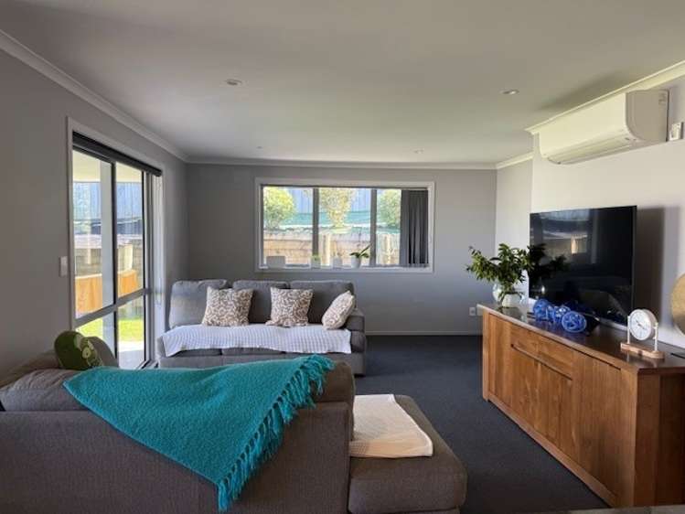 163 Ballintoy Park Drive Welcome Bay_2