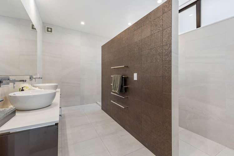 4c Beach Road Castor Bay_13