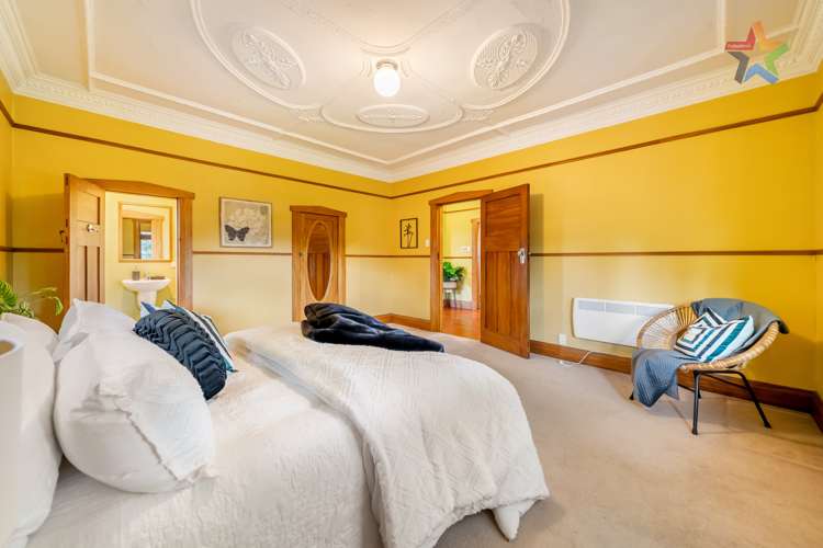 30 Ludlam Crescent Woburn_12