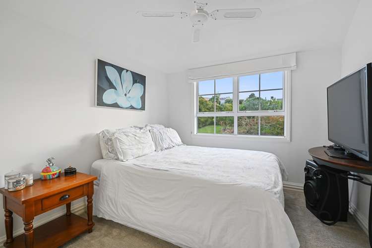 27 Almond Grove Greenhithe_15