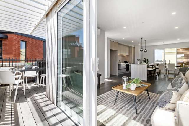 8/27b Hudson Bay Road Hobsonville_1
