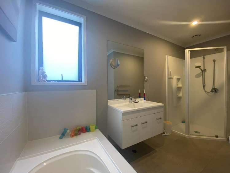 15 Seafarer Crescent Stanmore Bay_12