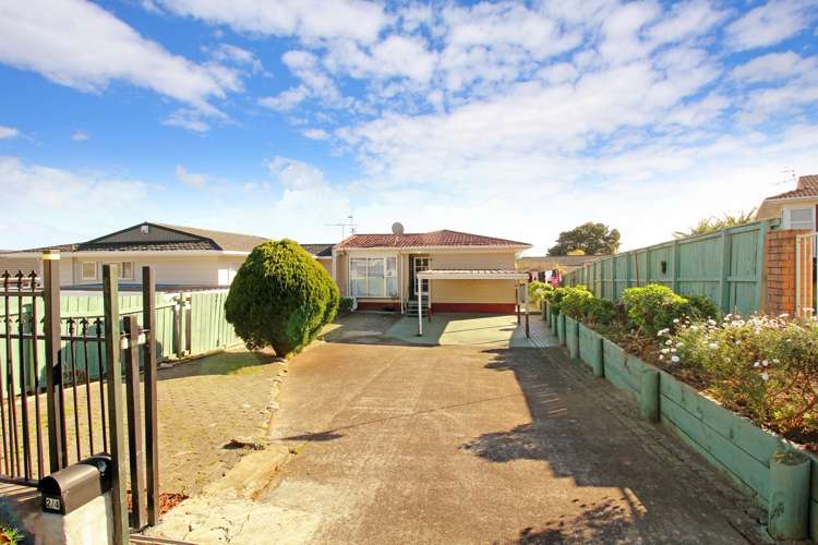 2/4 Espada Place Clover Park_0