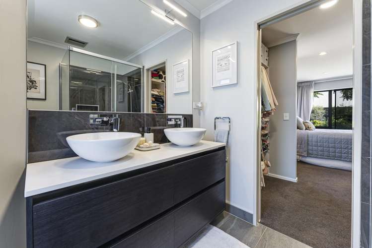 36 Cambelldon Crescent Stoke_13