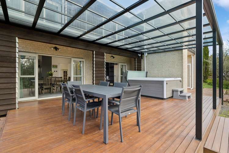 16 Almond Grove Greenhithe_22