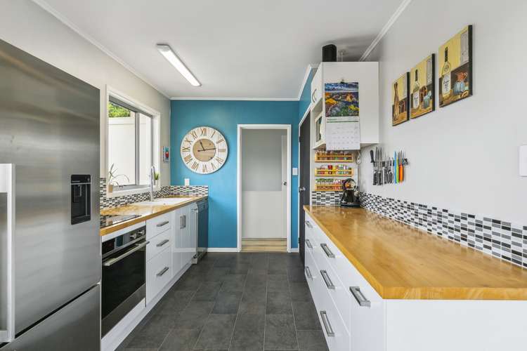 22 Waiwera Crescent Maupuia_7