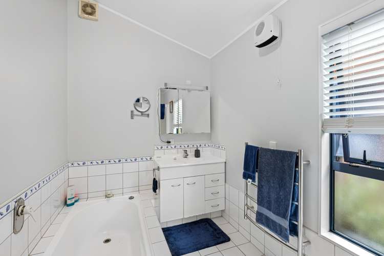 28 Donald Street Stanmore Bay_17