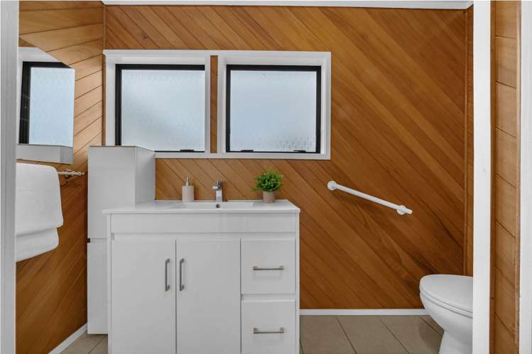 73a Awaroa Road Sunnyvale_18