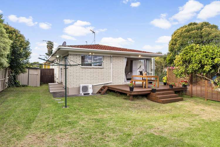 2/7 Hedge Row Sunnyhills_13