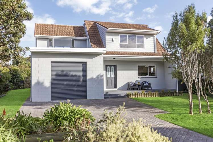 1 Goldie Place Waikanae Beach_3