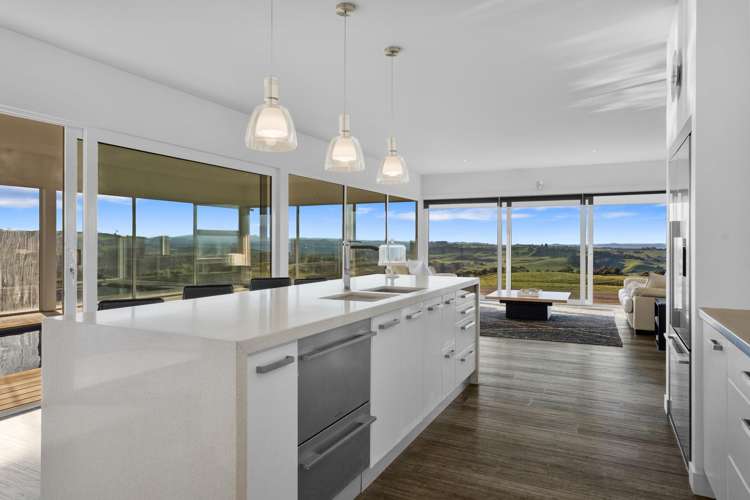 215 J Renall Road Pollok_15