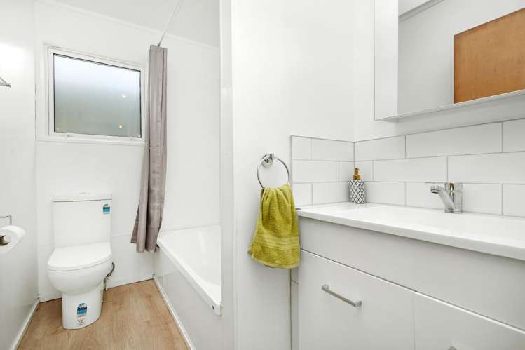 37a Colchester Crescent Newlands_7