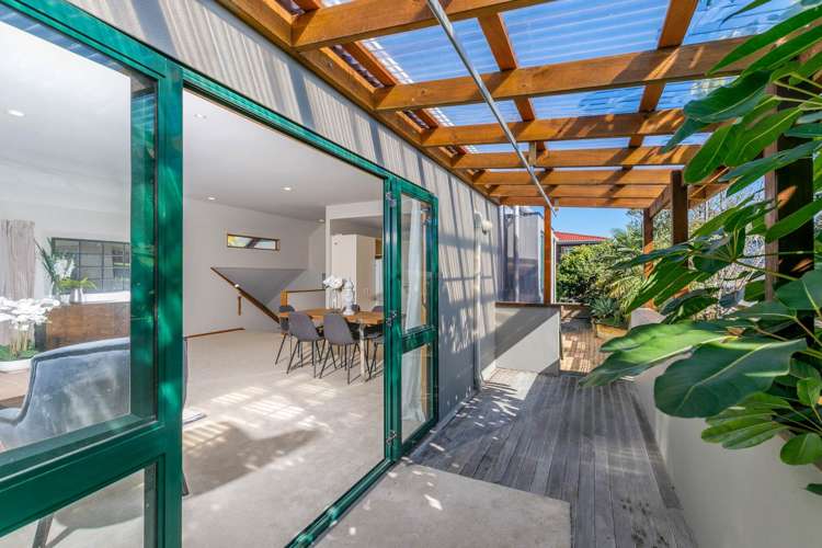 2/10 East Coast Road Milford_14