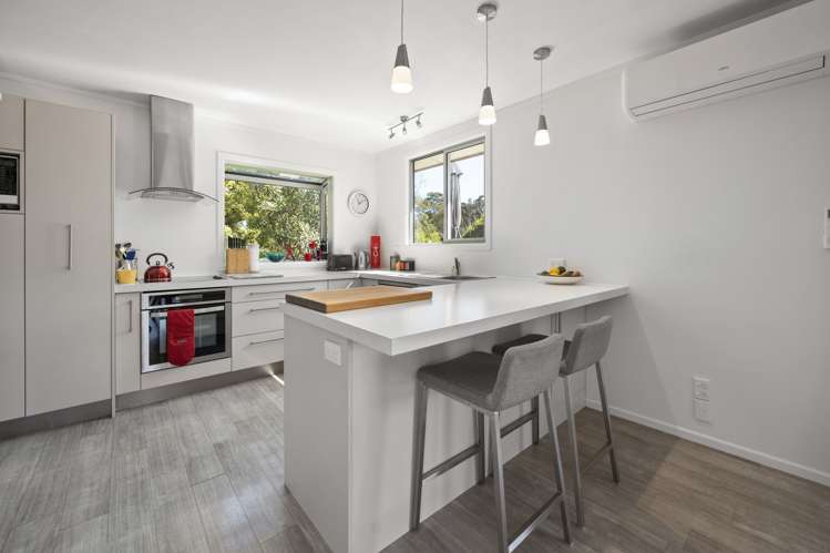 19 Te Heuheu Parade Lake Taupo (East)_6