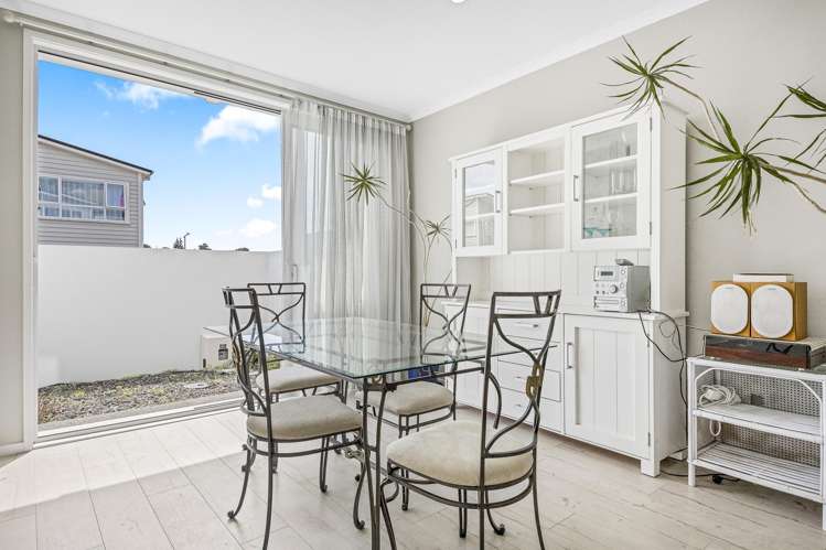 37 Sanremo Lane Stanmore Bay_4