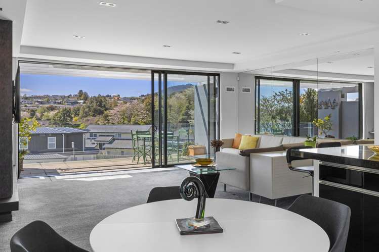 1/5 The Moorings Two Mile Bay_7