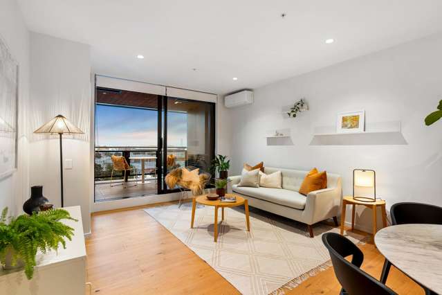 Top Floor, Top Pick - Vacant & Ready!