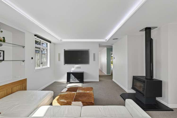 8 York Crescent Westown_10