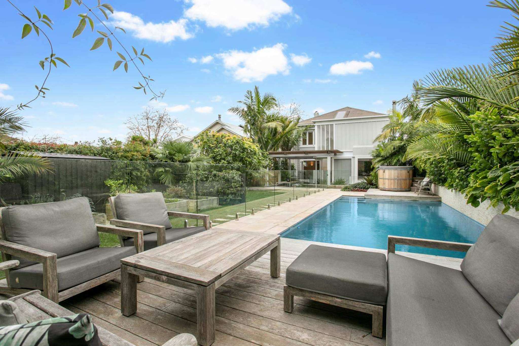 Ping-pong bidding pushes price of Mt Eden villa to $3.4m