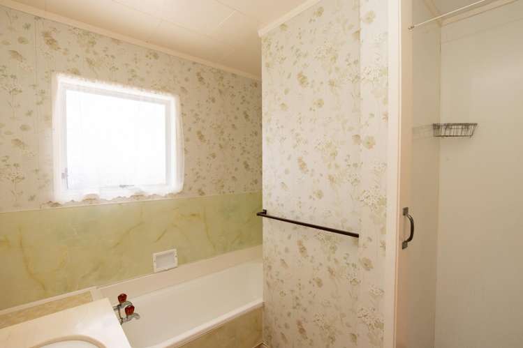 11 McClean Place Ngatea_14