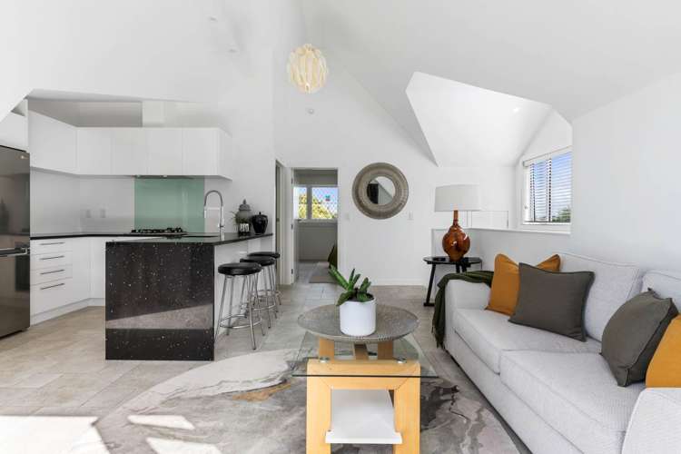 12 & 12A Springcombe Road St Heliers_17