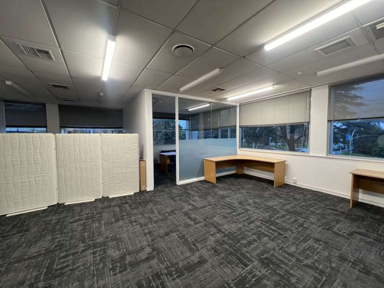 Level 1/37 Carbine Road Mount Wellington_3