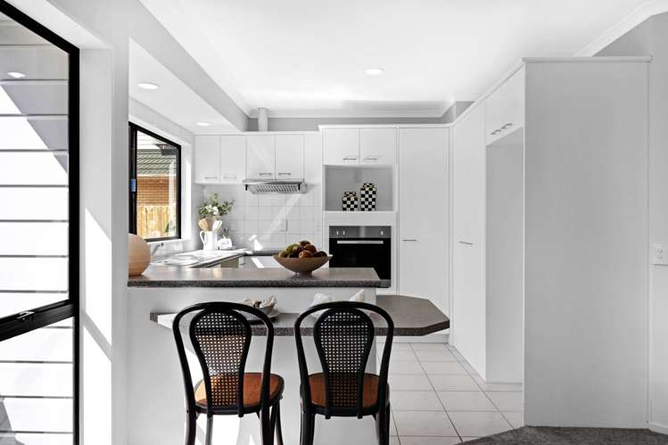 1/25 Headcorn Place Botany Downs_13