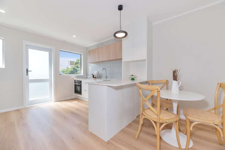 13/19A Verbena Road Birkdale_3