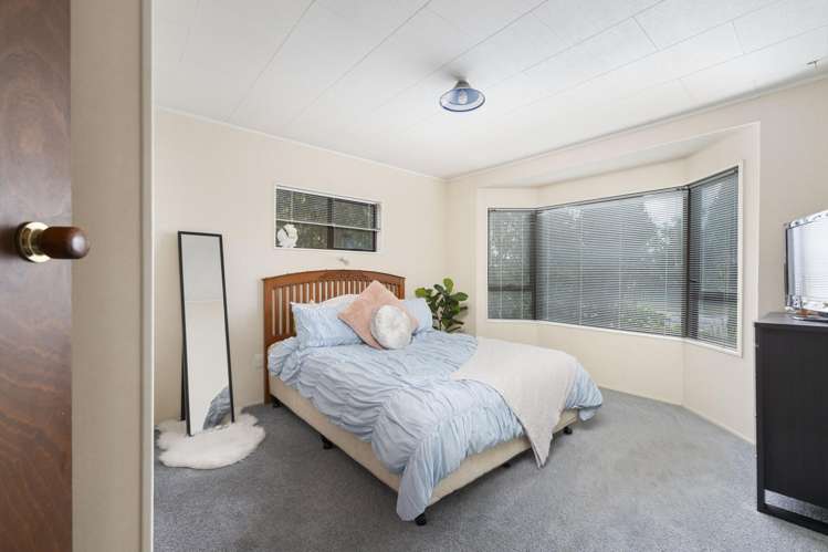 8 Deller Drive Carterton_8