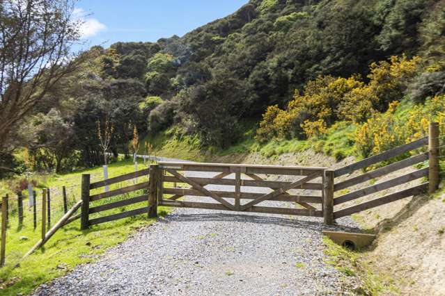 520 Makara Road Makara_4