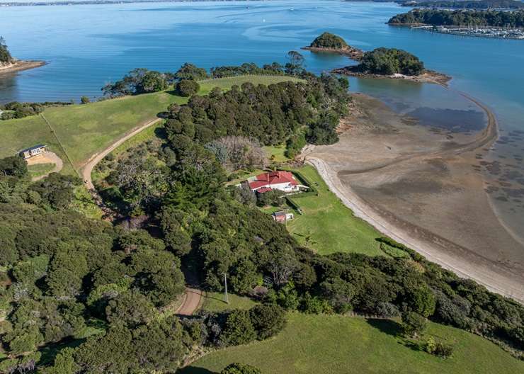 40 Rothschild Terrace, in Ōakura Bay, on Waiheke Island, is on the open market for the first time in 45 years. Photo / Supplied